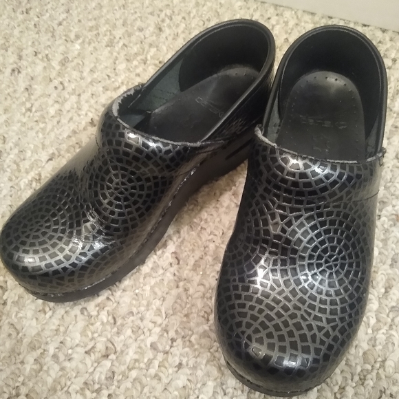 Dansko Stained Glass Mosaic Print Clogs 36 Women 6 - Picture 2 of 7